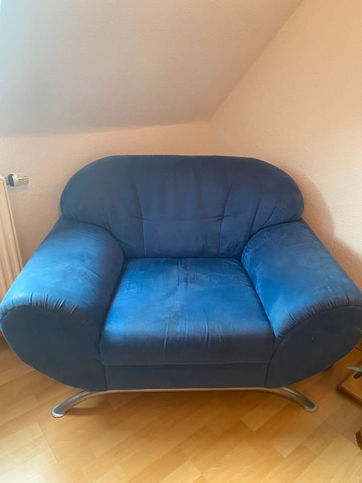 Schöner blauer Sessel zu verschenken in Düsseldorf