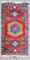 Orientalisch persischer Teppich mit Medaillon. Hautfarben in Rot München - Schwanthalerhöhe Vorschau