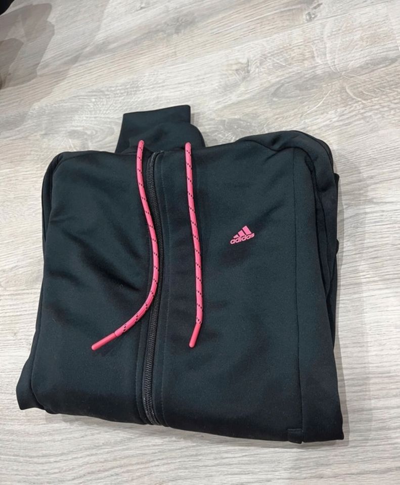 Adidas Sport Jacke in Schwerte