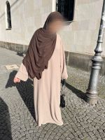 Basic Abaya in Taupe mit neuen Premium Jersey Hijabs München - Trudering-Riem Vorschau