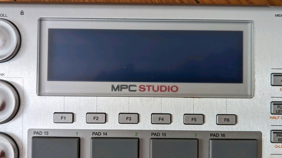 AKAI MPC Studio Silber in Leipzig