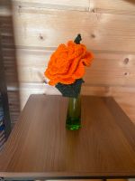 Rose orange / Handarbeit/ mit Vase Brandenburg - Stahnsdorf Vorschau