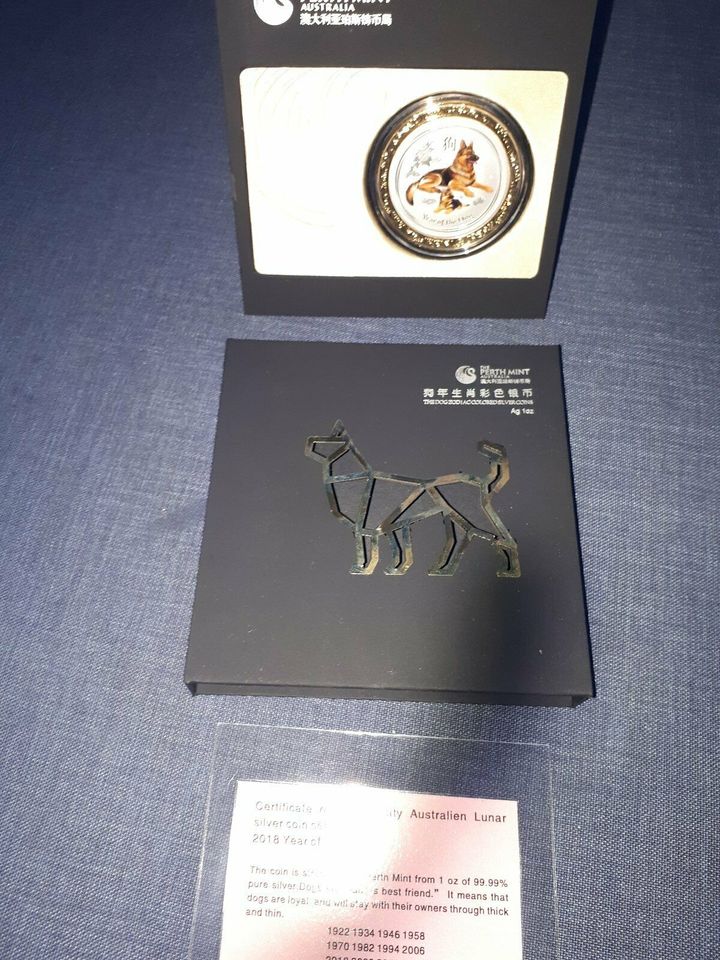 Silbermünzen Lunar Hund  2018 Color mit Goldrand in Wadern