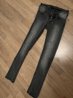 Jeans Slim Fit Review grau 26/32 neuwertig Skinny Fit Baden-Württemberg - Rheinstetten Vorschau
