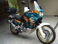 Suche Honda XRV 750 RD07 Africa Twin Verkleidungssatz inkl. Tank. Hamburg-Mitte - Hamburg Wilhelmsburg Vorschau