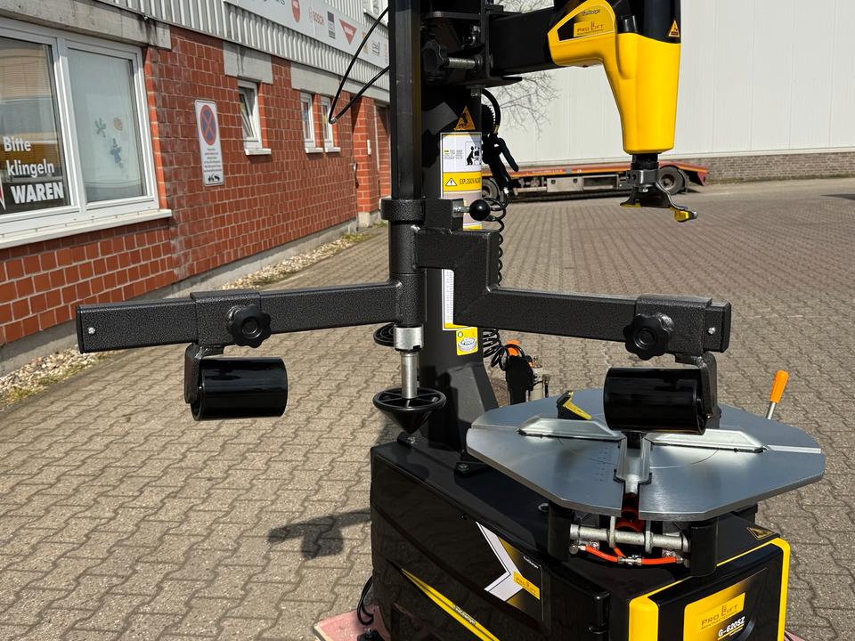 Reifenmontiermaschine 10‘‘ - 24‘‘ mit Hilfsarm pneumatisch in Viersen