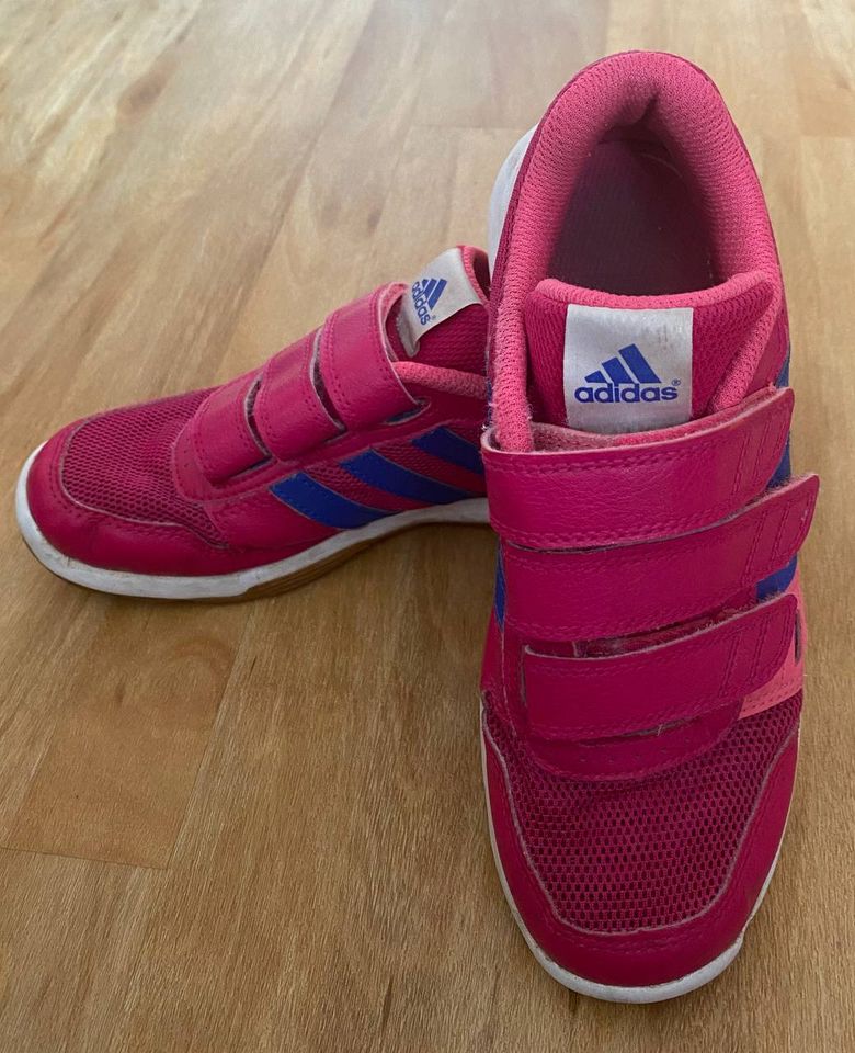 Adidas Kinderschuhe in Grevenbroich