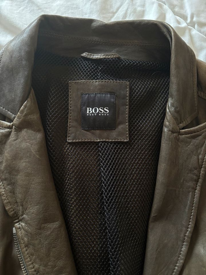 Hugo Boss Ledermantel Jacke braun vintage Gr.48 Boss in Esslingen