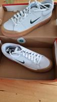 Nike Schuhe 42 Nordrhein-Westfalen - Sundern (Sauerland) Vorschau