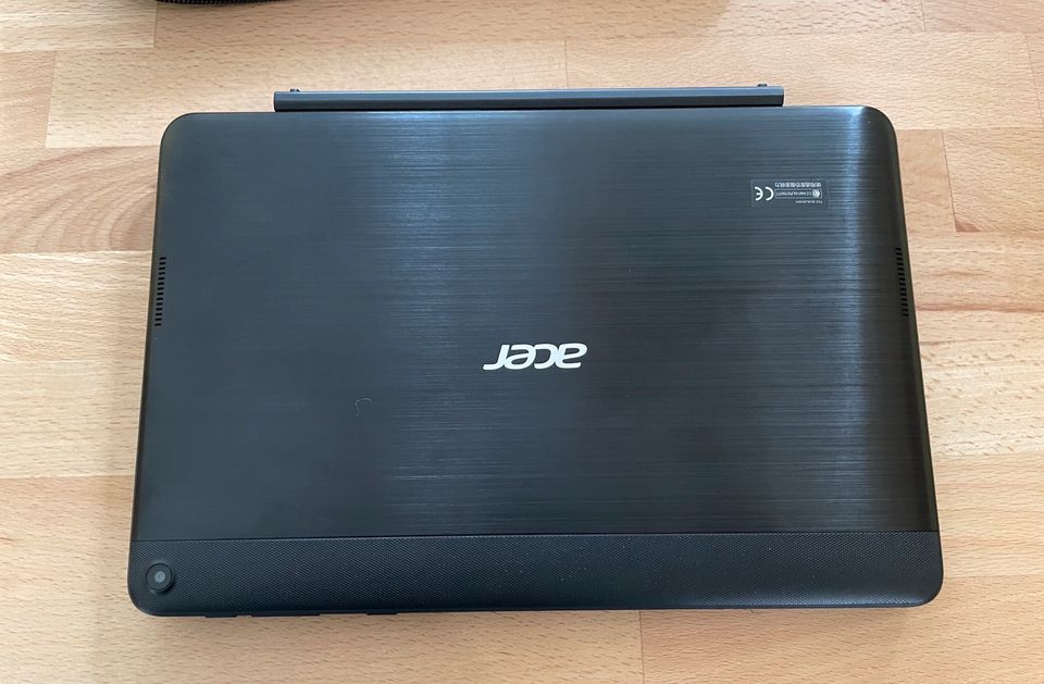 ACER One 10 Tablet mit Tastatur wie Neu in Bad Tölz