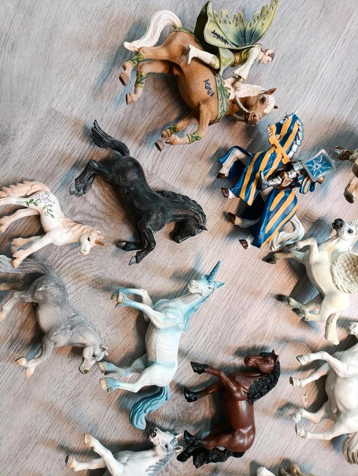 Schleich Bullyland Pferde Elfen Pegasus Einhörner Sammlung in Würzburg