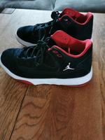 Nike Jordan Air Max Aura 2 schwarz rot Nordrhein-Westfalen - Sendenhorst Vorschau