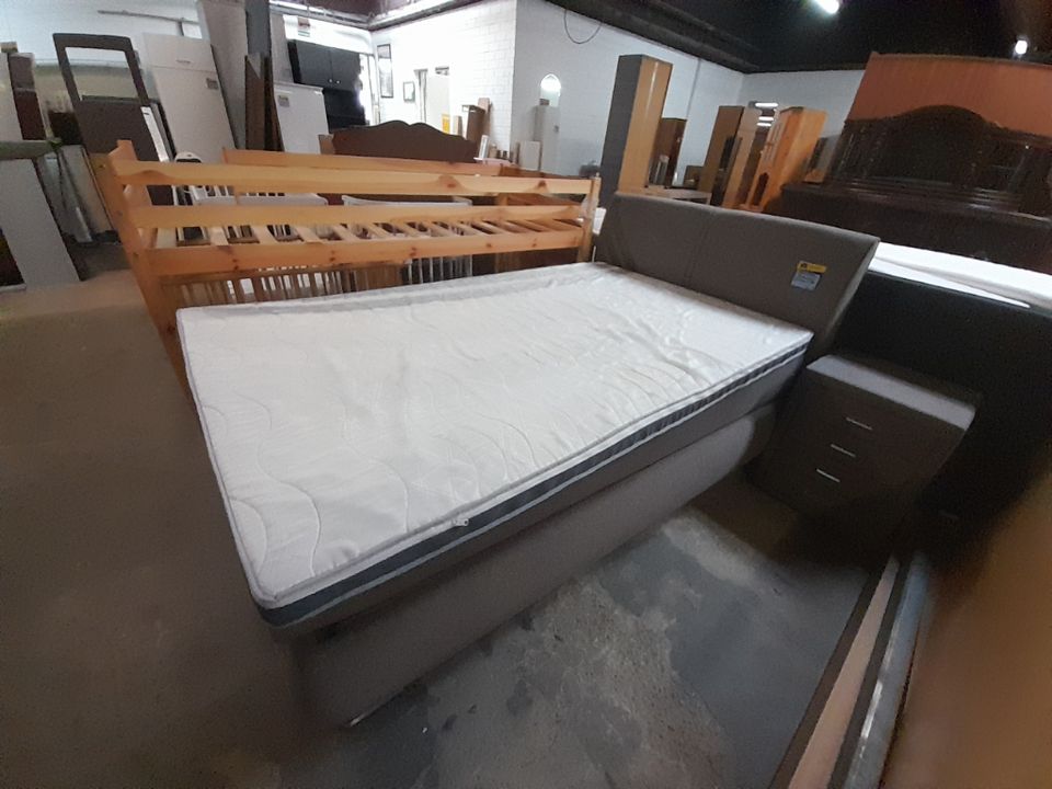 Boxspringbett mit Nachtkommode - HH040403 in Swisttal