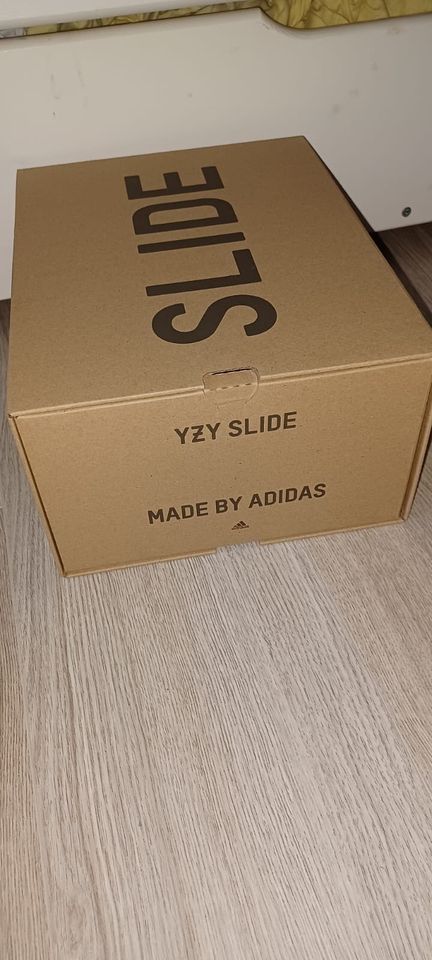 Adidas Yeezy Slide Onyx Confirmed Schuhe Sandalen in Erfurt