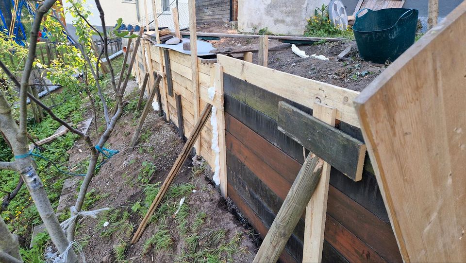 Betonfundament für den Zaun in Ostfildern