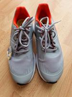 Nike Sportschuhe Gr.40 Neu Nordrhein-Westfalen - Menden Vorschau