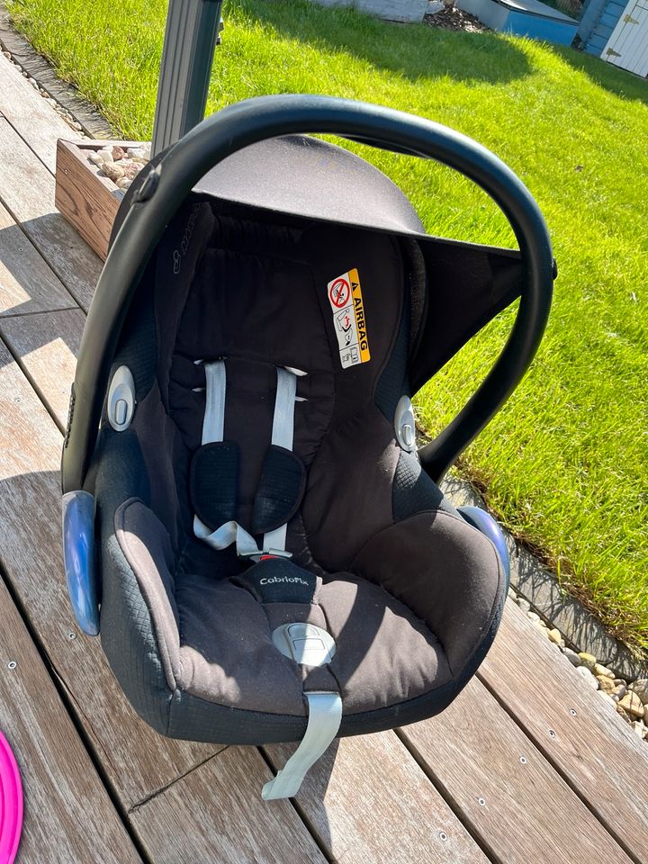 Maxi Cosi CabrioFix mit Isofix Station, Babyschale in Bennewitz (bei Wurzen)