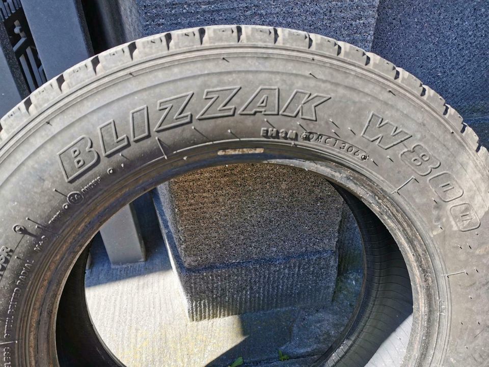 Winterreifen Bridgestone Blizzak W800 in Heusenstamm