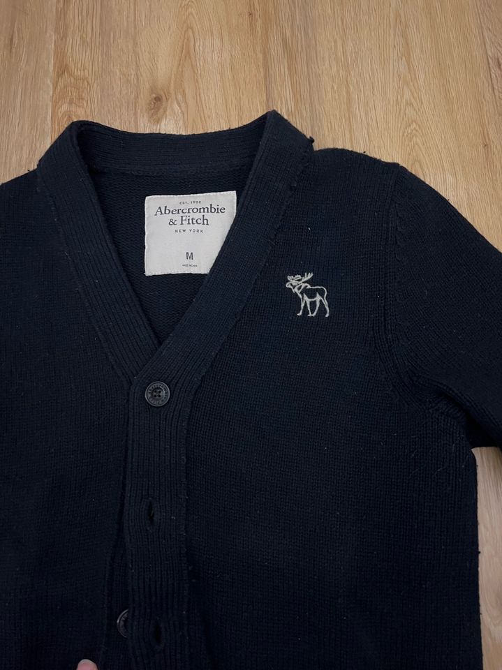 Abercrombie Cardigan M in Korschenbroich