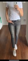 Jeans Levis 701 Super Skinny Gr. 27 Frankfurt am Main - Ginnheim Vorschau