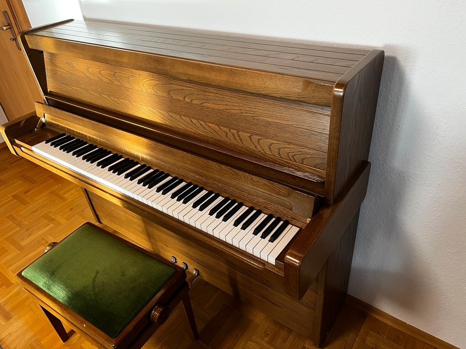 Schimmel Klavier inkl. passender Holzbank in Riedlingen