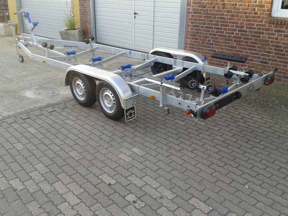 Trailer Marlin BT 2000 gebremst Bootstrailer Bootsanhänger neu in Neuruppin