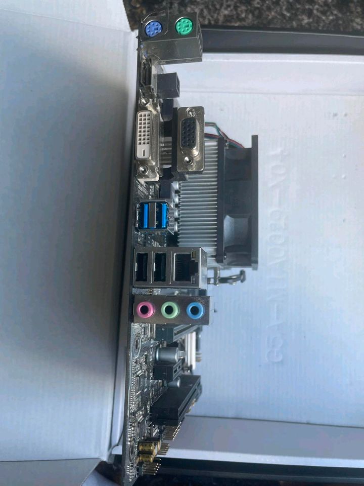 Motherboard, zwei mal 8 gb ramm in Halle