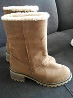 Wildlederstiefel und Bench je 8€ Brandenburg - Luckenwalde Vorschau