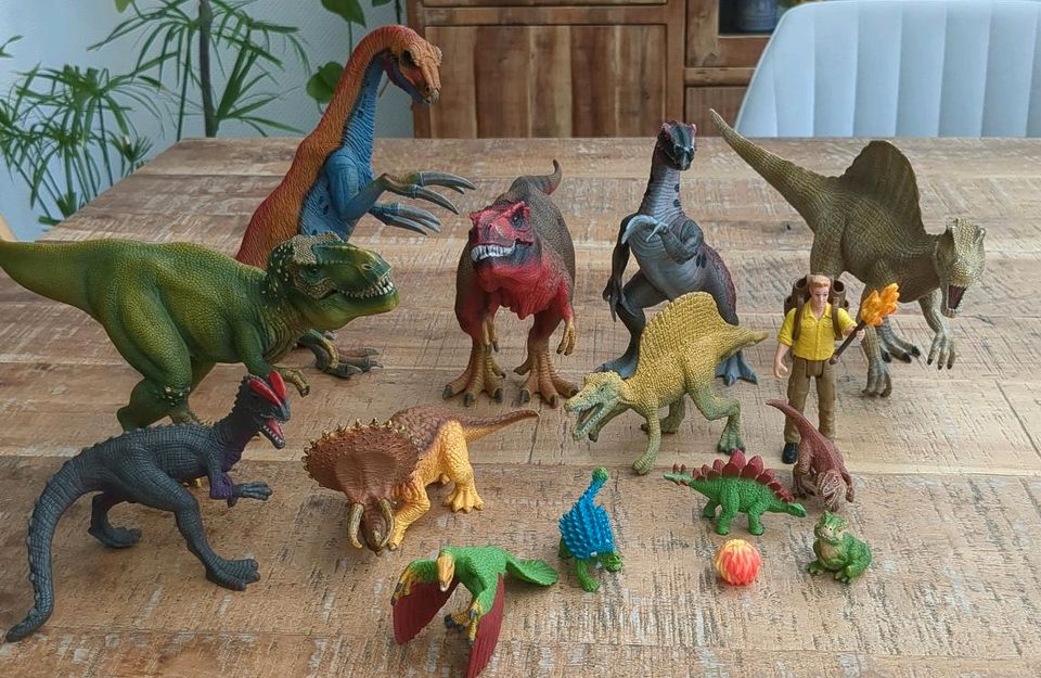 Schleich Dinosaurier mit Ranger in Wolfsburg