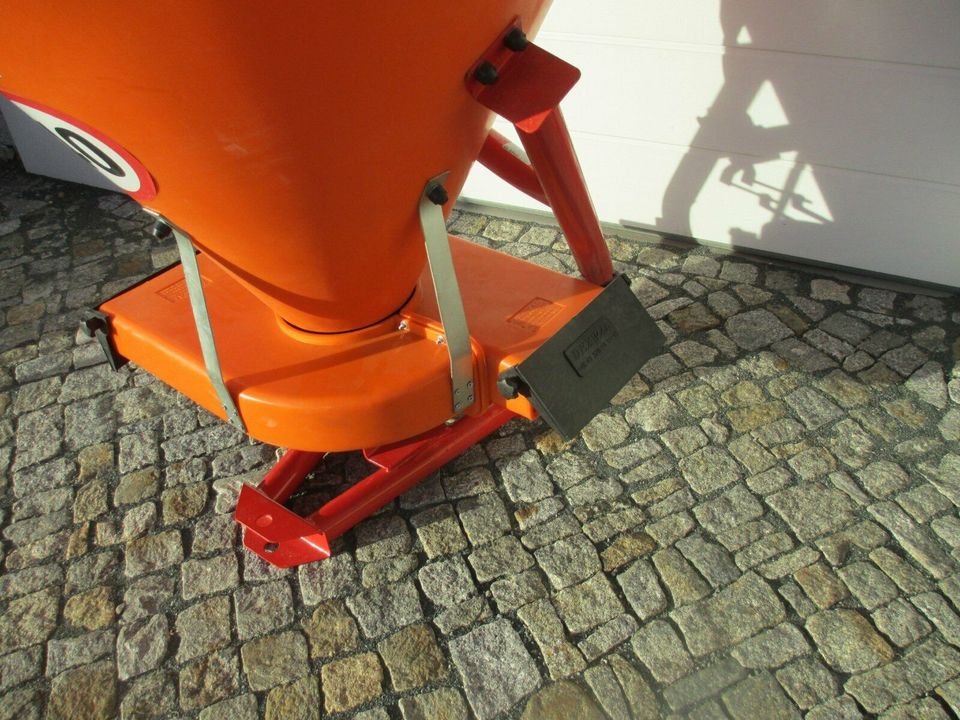 Düngerstreuer Obstbau Weinbau Seitenstreuer Reihenstreuer in Dresden