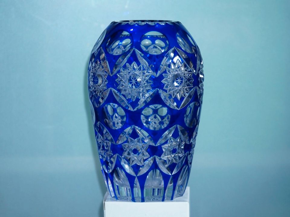 Kristall-Vase Überfang blau Schleuderstern boho in Köln