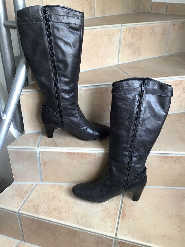 Esprit Stiefel Grau Gr. 41 NEU in Liederbach