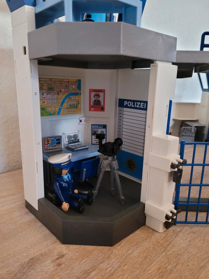 Playmobil Polizeistation mit Zubehör in Welver