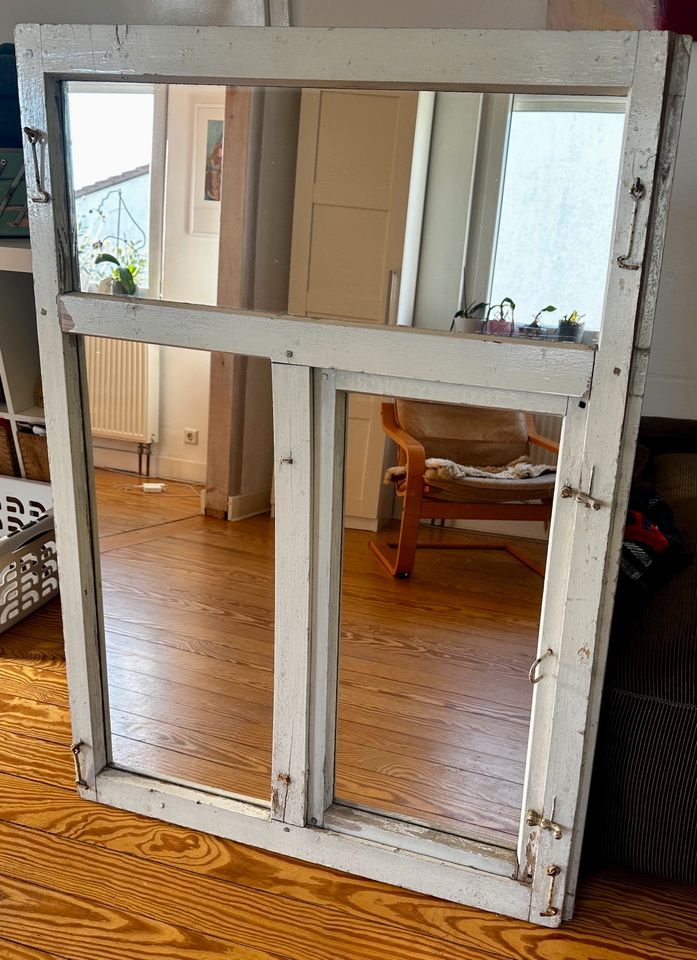 Retro Vinted Spiegel Fenster in Esslingen