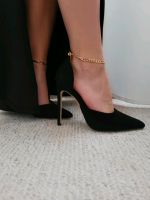 High Heels Pumps schwarz mit goldener Kette wildlederoptik 39 Bayern - Ingolstadt Vorschau