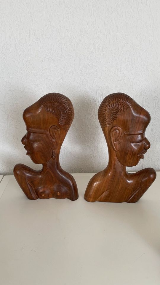 Original aus Afrika, Figuren Schale aus  Holz in St. Ingbert