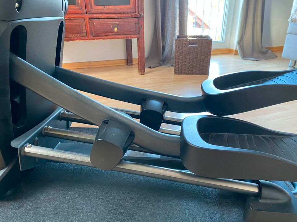 Ellipsentrainer Fitness EC1000 fast Neu noch mit Garantie in Aschheim