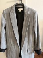 H&M Blazer grau gestreift (Größe 36) Niedersachsen - Hage Vorschau