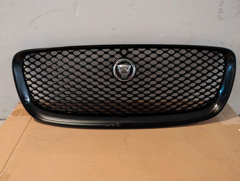 Jaguar F-Pace Kühlergrill HK83-018K28, schwarzes Logo, für Kamera in Kr.  München - Unterföhring | Ersatz- & Reparaturteile | eBay Kleinanzeigen ist  jetzt Kleinanzeigen