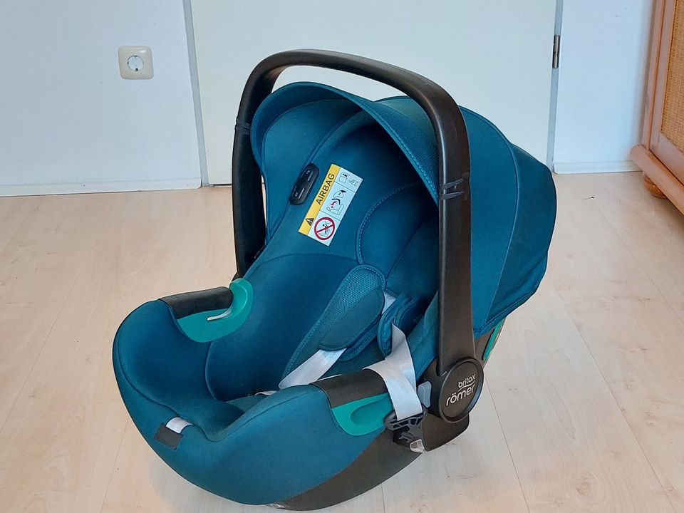 Babyschale Britax/Römer Baby-Safe Isense in München