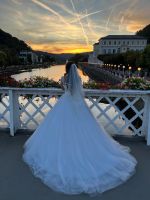 Brautkleid mit Glitzer in weiß creme M/L Rheinland-Pfalz - Montabaur Vorschau