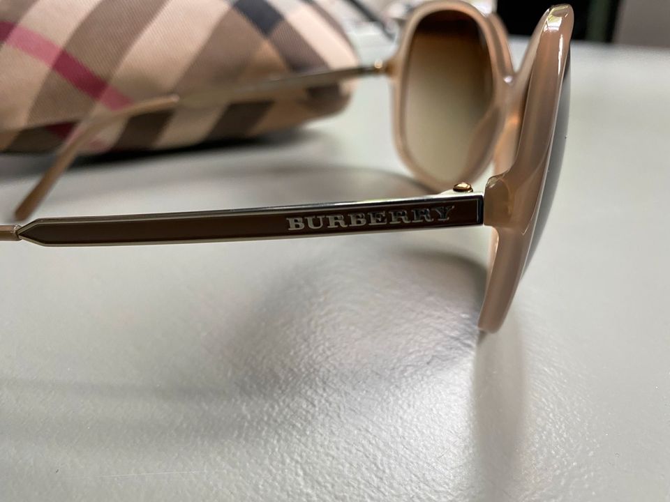 Origina Burberry Sonnenbrille in Hamburg