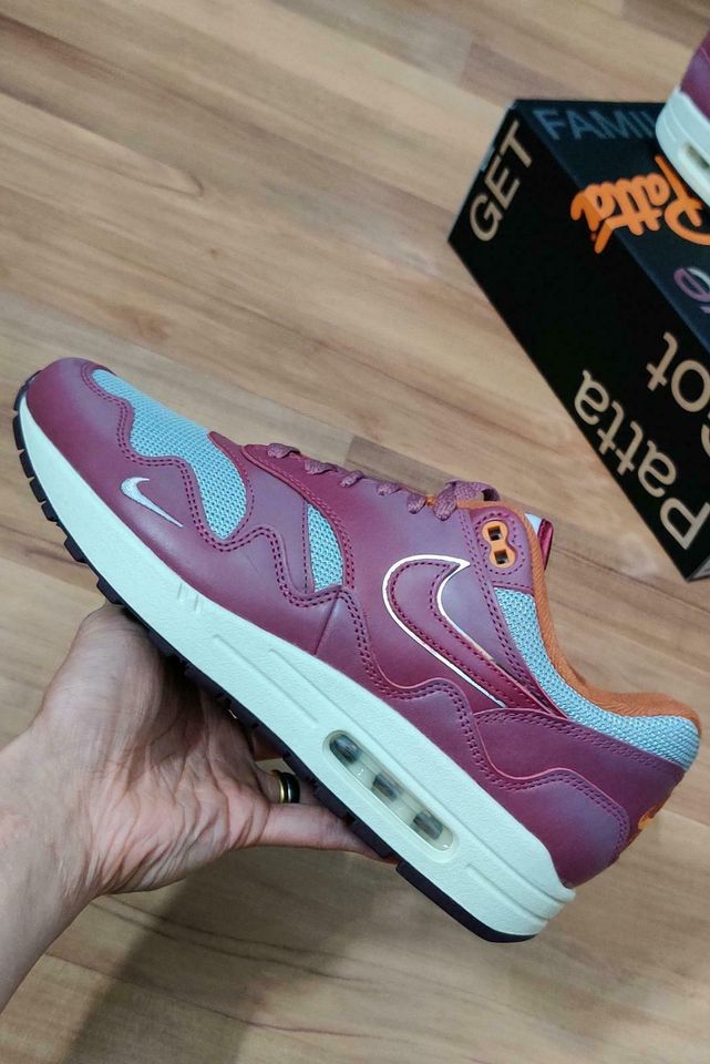 Nike Air Max 1 x Patta Maroon with Bracelet in Bobenheim-Roxheim