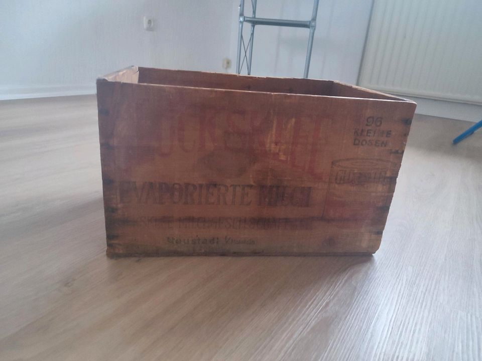 Holzkiste Vintage "evaporierte Milch" 41x25x28 cm in Köln