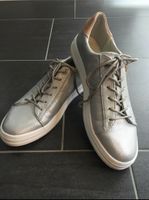 NEUWERTIGE Damen Sneakers Gr. 42 Silber Glitzer Frühling Nordrhein-Westfalen - Schloß Holte-Stukenbrock Vorschau