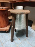 Hocker Barhocker Zinkeimer Leder Massivholz Upcycling Brocante Nordrhein-Westfalen - Vlotho Vorschau