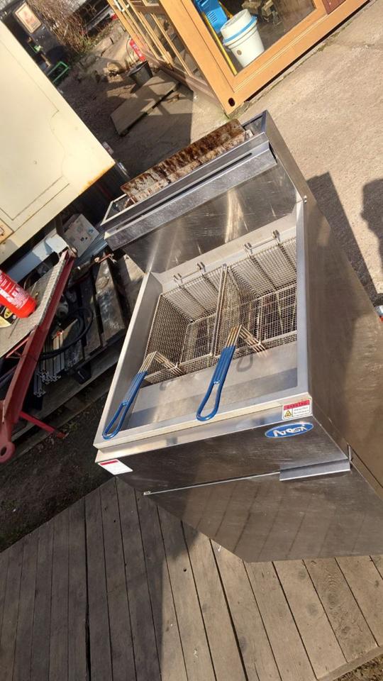 44KW Profi Hochleistungs Fritteuse ATOSA Propan Gas ATFS-75 in Dresden