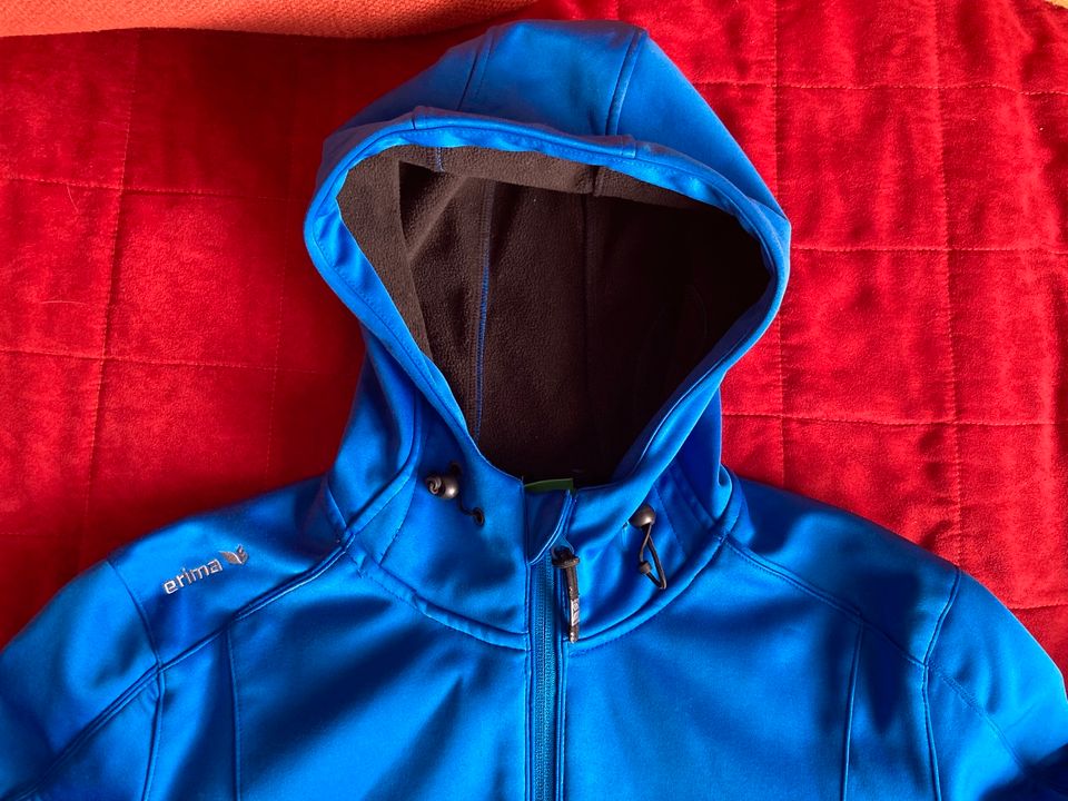Erima Softshell Jacke Damen 42 Retro Blau mit Kapuze Regenjacke in Hessen -  Eichenzell | eBay Kleinanzeigen ist jetzt Kleinanzeigen