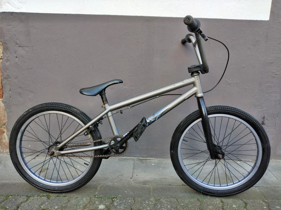 BMX-Fahrrad in Deidesheim