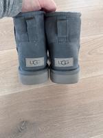 Ugg Boots Mini grau, Gr. 37 Hessen - Rockenberg Vorschau